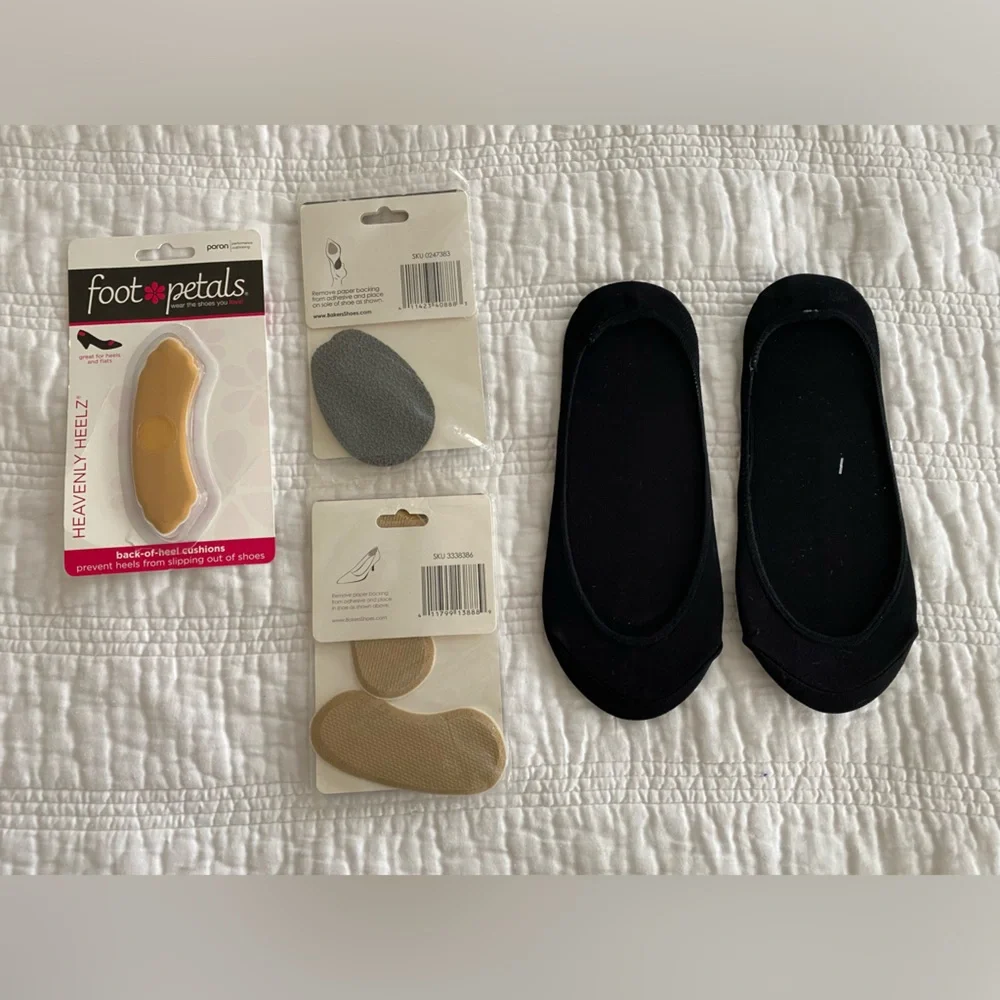 Bundle: foot slip ons and accessories